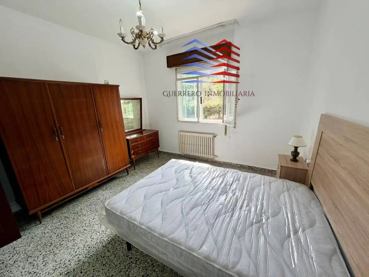 Dormitori de Casa o xalet de lloguer en San Cibrao das Viñas amb Calefacció, Terrassa i Moblat