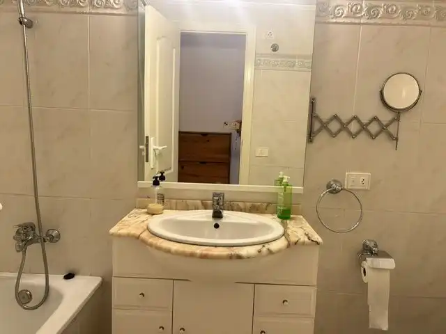 Bany de Apartament en venda en Benicasim / Benicàssim amb Terrassa i Moblat