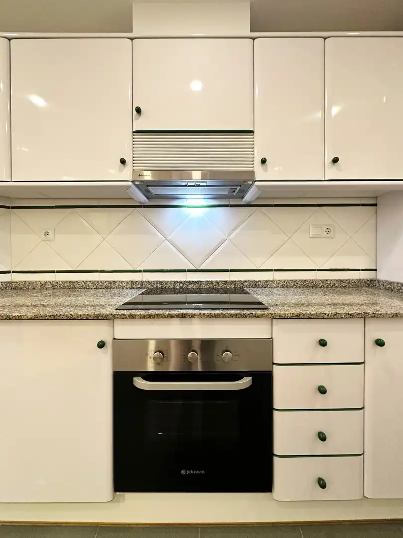 Cuina de Planta baixa en venda en Orihuela amb Aire condicionat, Jardí privat i Terrassa