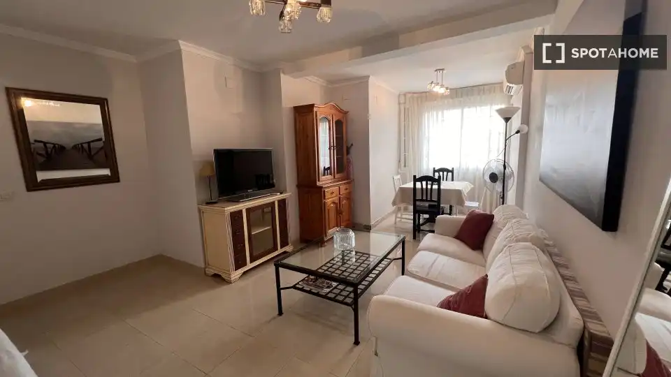 Room in La Calzada - La Florida