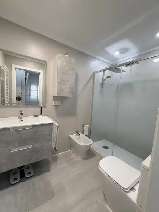Baño de Piso en venta en La Roda con Aire acondicionado, Calefacción y Terraza