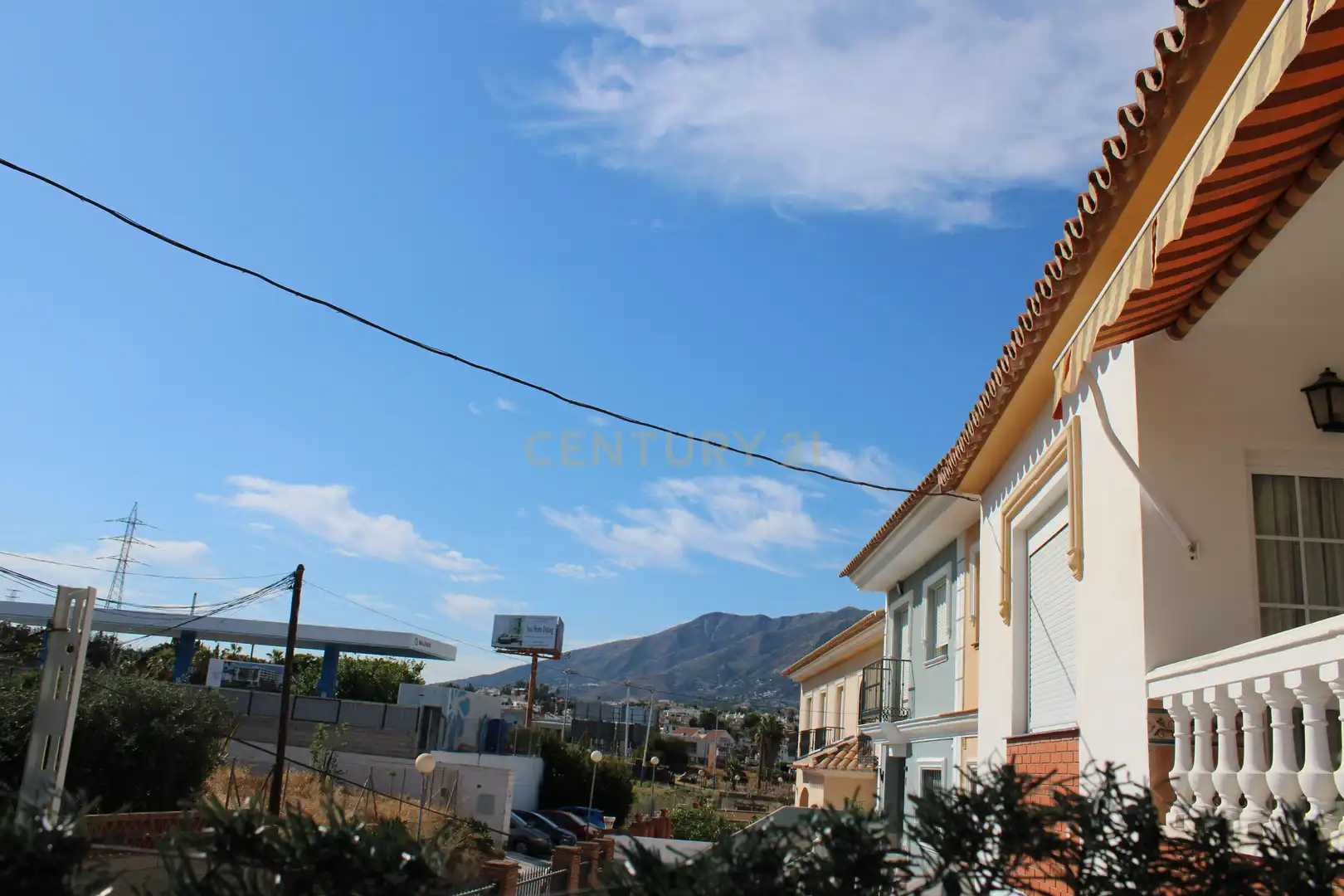 Exterior view of Houses for sale in Fuengirola  with Air Conditioner and Balcony