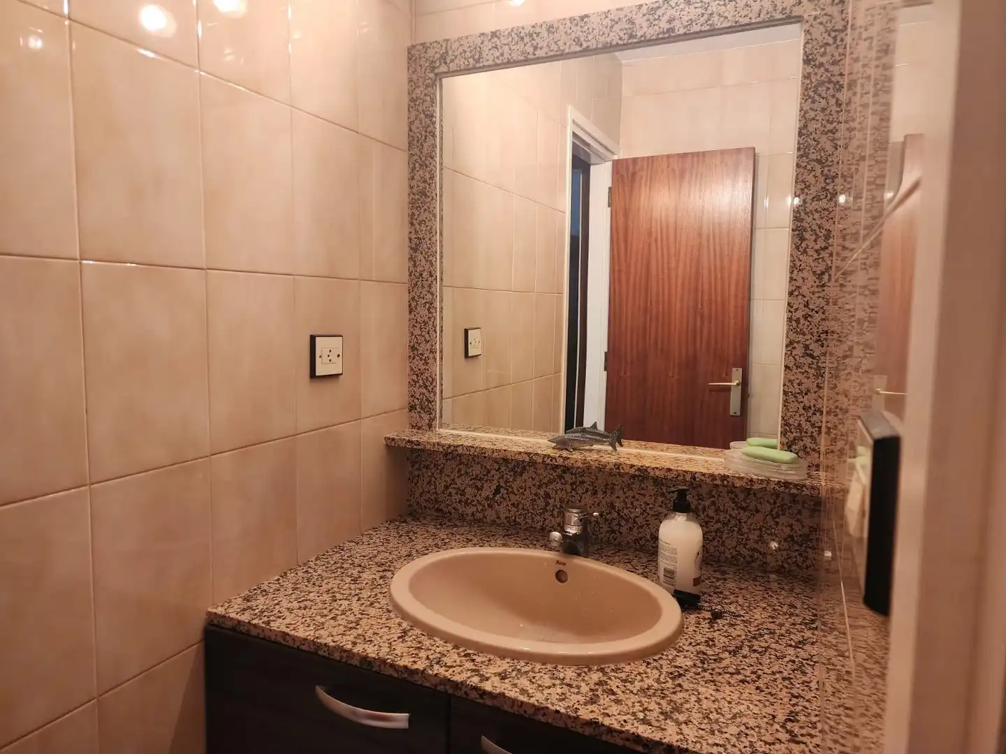 Baño de Piso de alquiler en Jaca con Calefacción, Jardín privado y Parquet