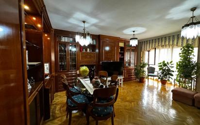 Sala d'estar de Pis en venda en  Madrid Capital amb Aire condicionat, Calefacció i Parquet