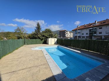 Pis amb piscina en venda a Barrio el Pobedal