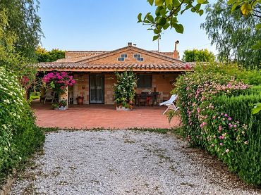 Landhaus mit Garten zum Verkauf in Calle LA CHACONA DEHESA BOYAL Polígono