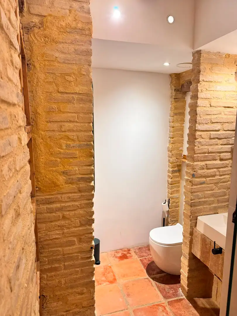Bathroom of Flat for rent in Valencia  with Air Conditioner, Heating and Furnished