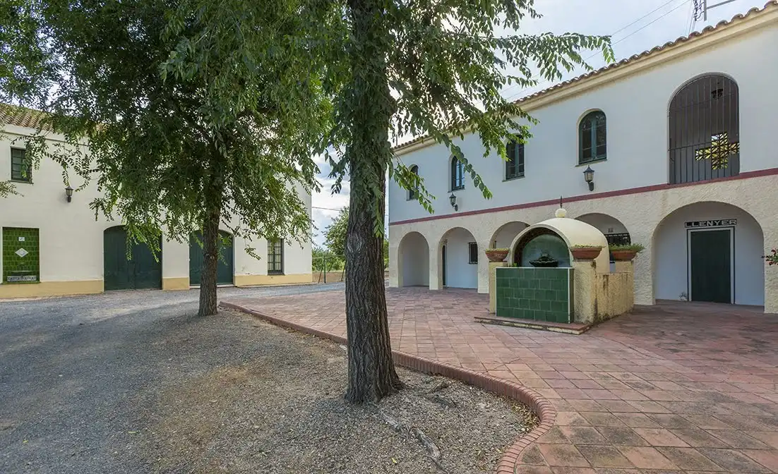 Vista exterior de Finca rústica en venta en Reus con Terraza, Piscina y Amueblado