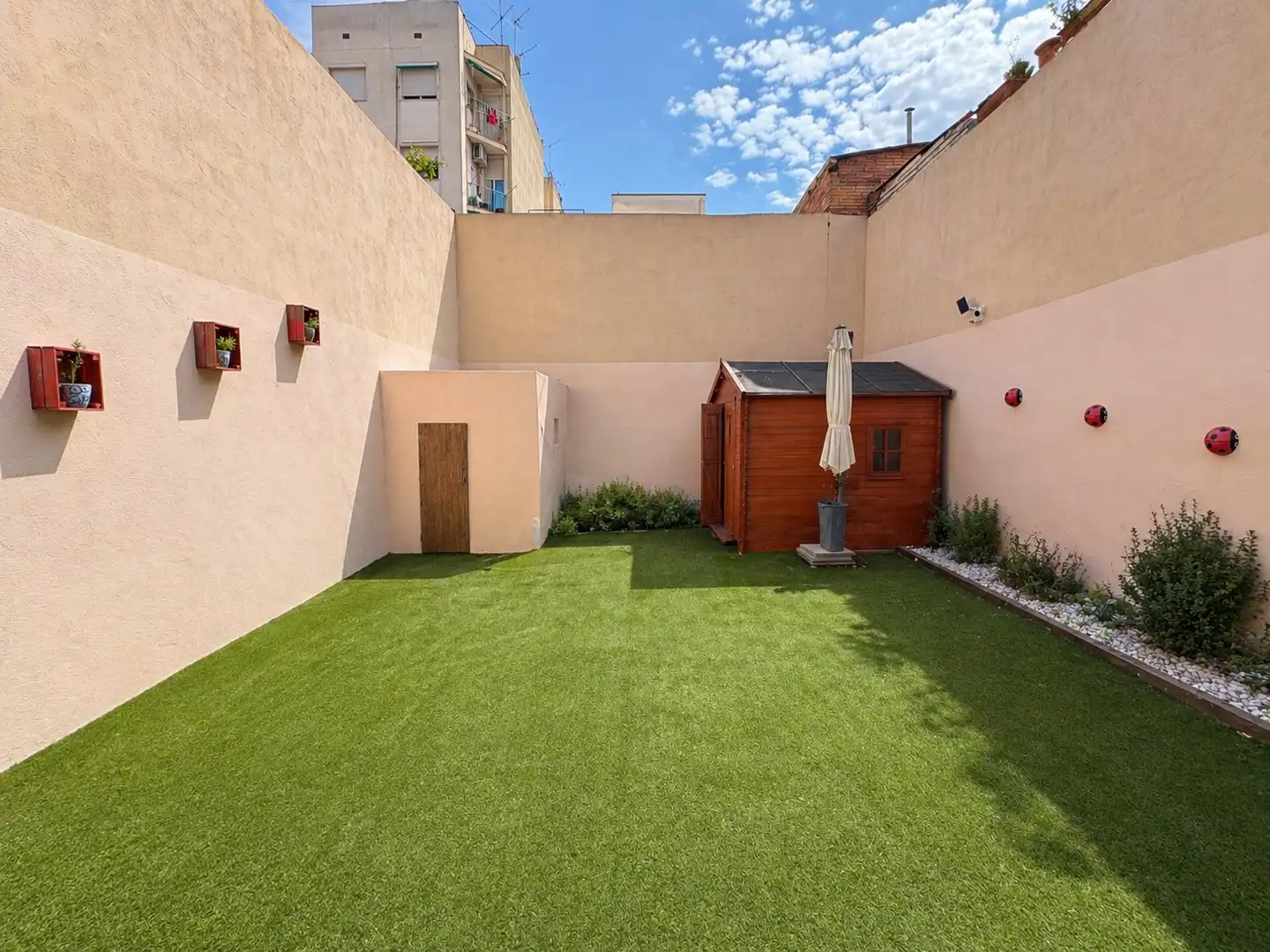 Terrassa de Casa adosada en venda en Montcada i Reixac amb Aire condicionat, Calefacció i Jardí privat