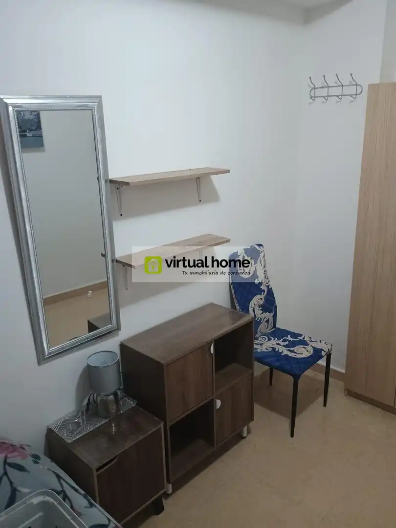 Dormitori de Apartament en venda en Benidorm amb Aire condicionat i Piscina comunitària