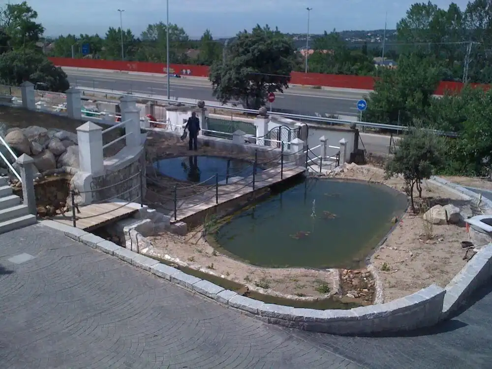Piscina de Casa o xalet en venda en Torrelodones amb Jardí privat, Terrassa i Traster