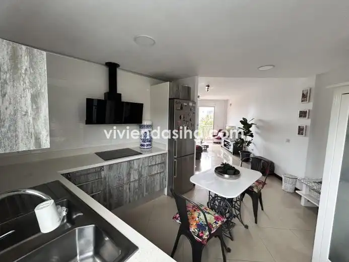 Flat for sale in Calle la Gorvorana, Longuera - Toscal