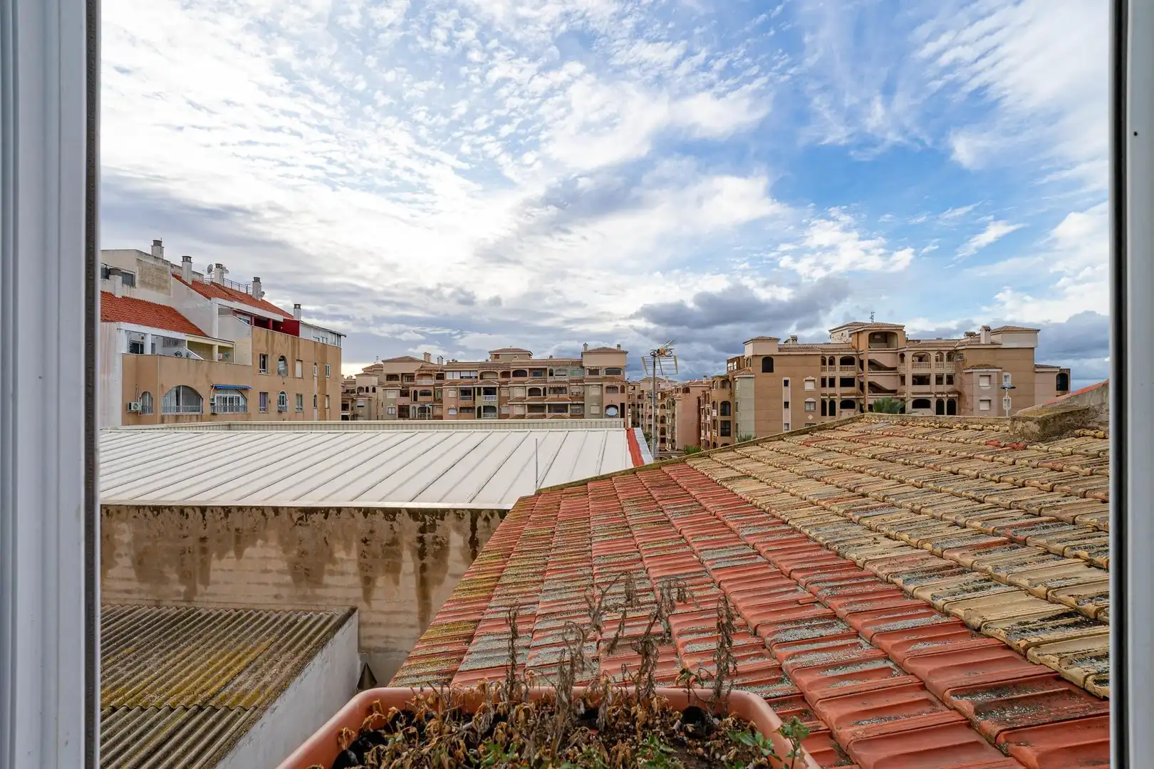 Vista exterior de Casa adosada en venta en Torrevieja con Jardín privado, Terraza y Amueblado