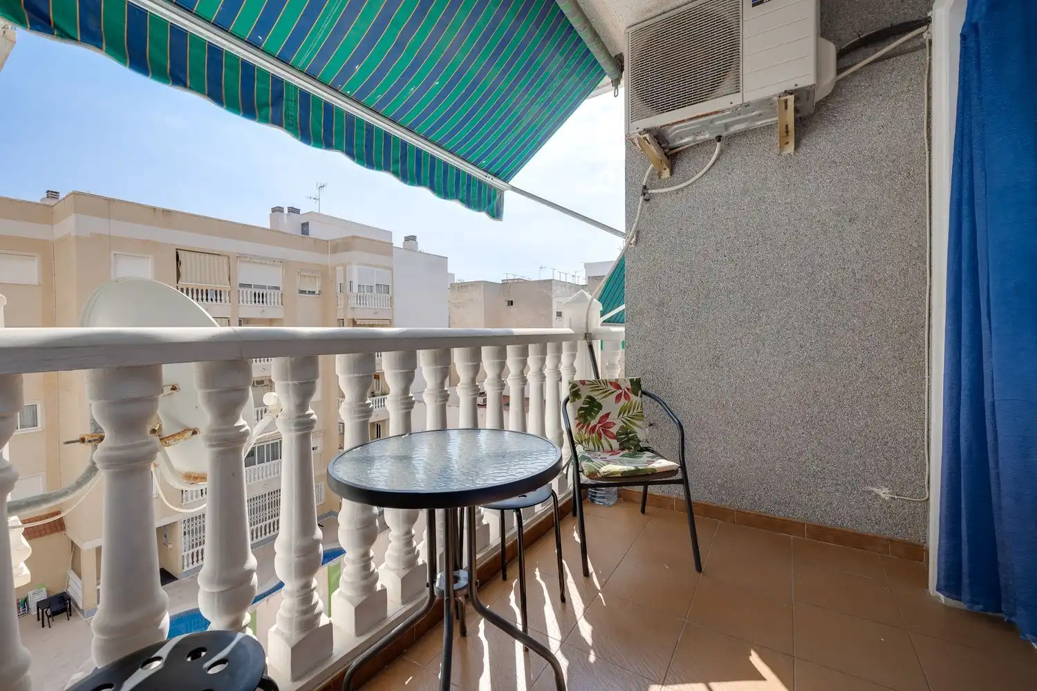 Terraza de Piso en venta en Torrevieja con Aire acondicionado, Terraza y Amueblado