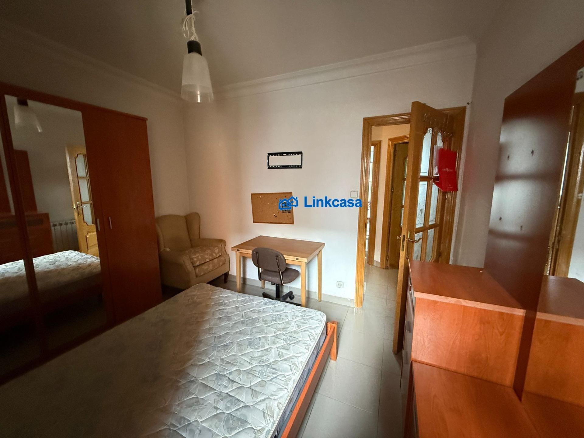 Habitación de Piso en venta en  Madrid Capital con Calefacción, Jardín privado y Terraza