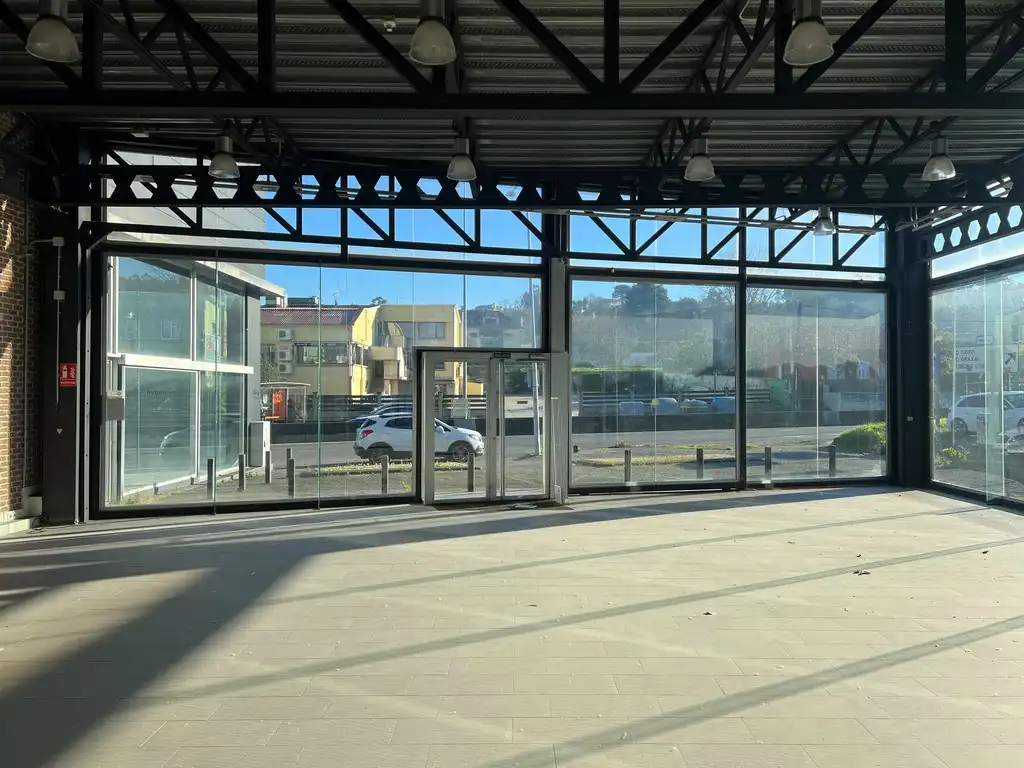 Nave industrial de alquiler en Oleiros con Calefacción