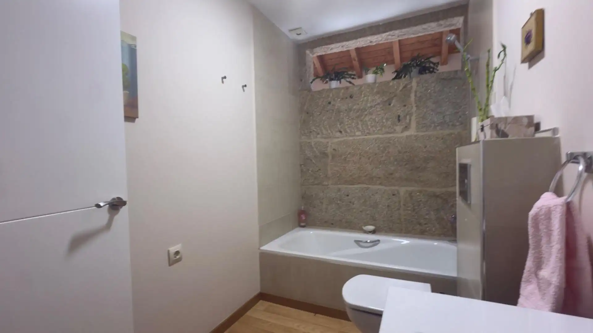 Baño de Finca rústica en venta en Maside con Calefacción, Jardín privado y Terraza