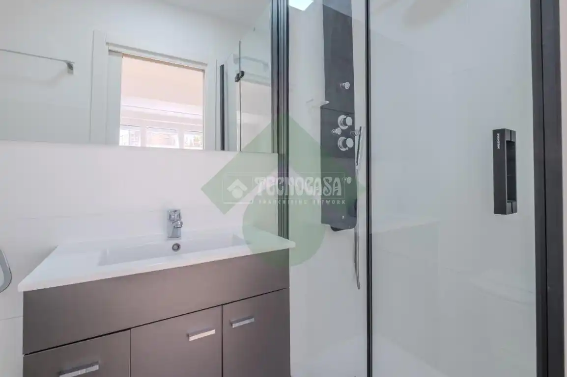 Baño de Piso de alquiler en Madrid con Aire acondicionado
