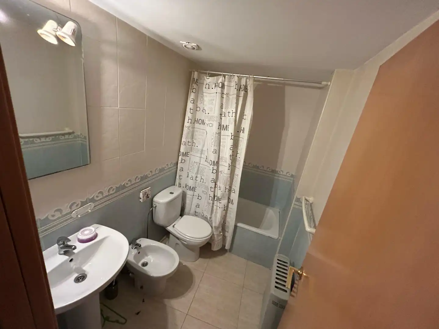 Baño de Piso en venta en Benicarló con Aire acondicionado, Terraza y Amueblado