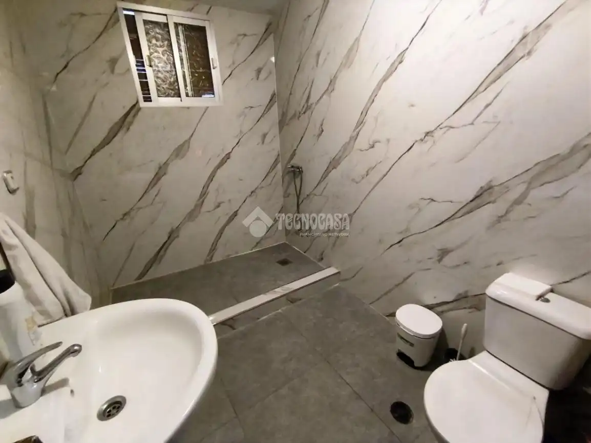 Baño de Piso en venta en Antequera con Terraza