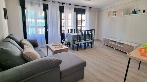 SE ALQUILA PISO DE DOS HABITACIONES POR TEMPORADA SEPTIEMBRE 2026  A JUNIO 2027, imatge 3