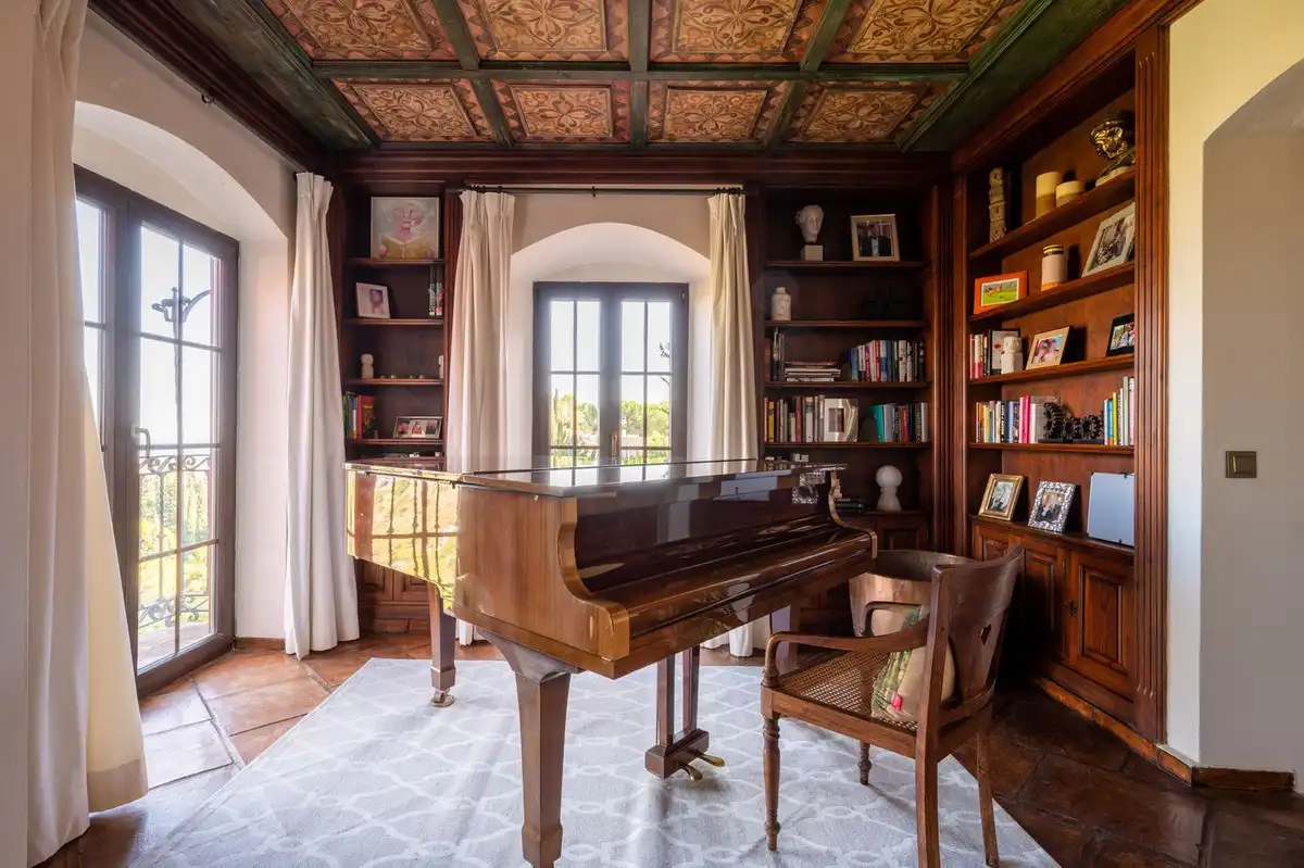 Sala de estar de Casa o chalet de alquiler en Benahavís con Aire acondicionado, Jardín privado y Terraza