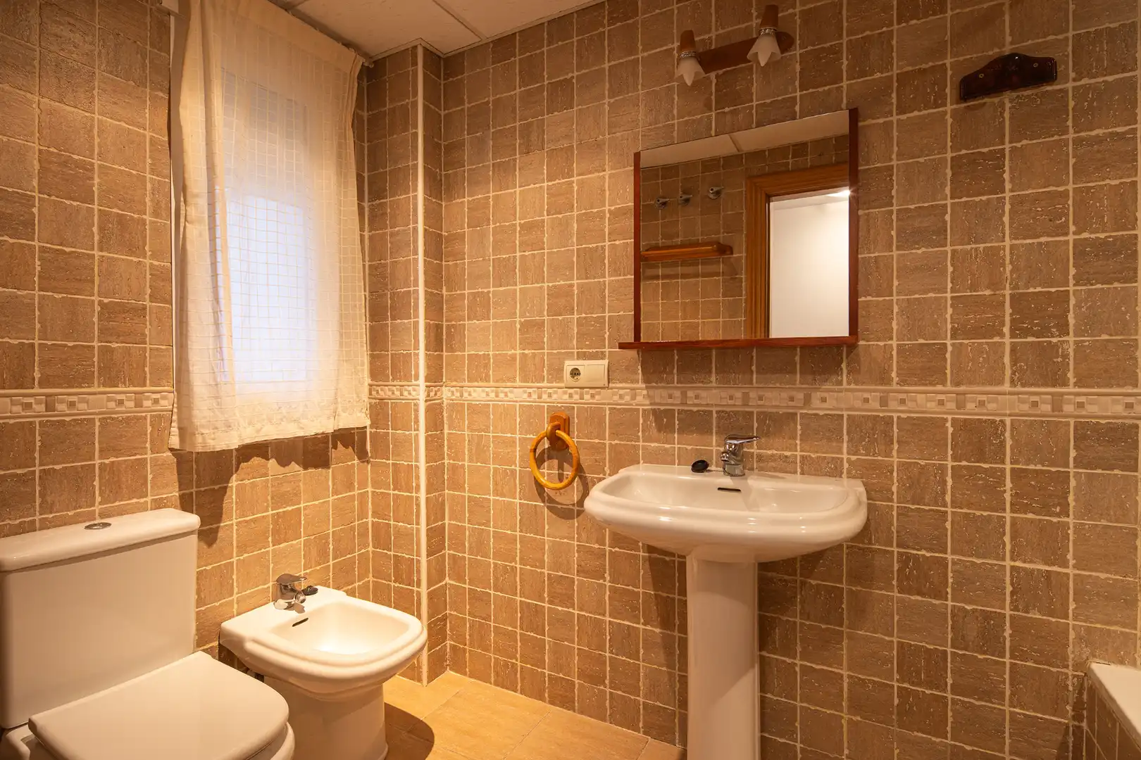 Baño de Piso en venta en Güéjar Sierra con Aire acondicionado, Terraza y Amueblado