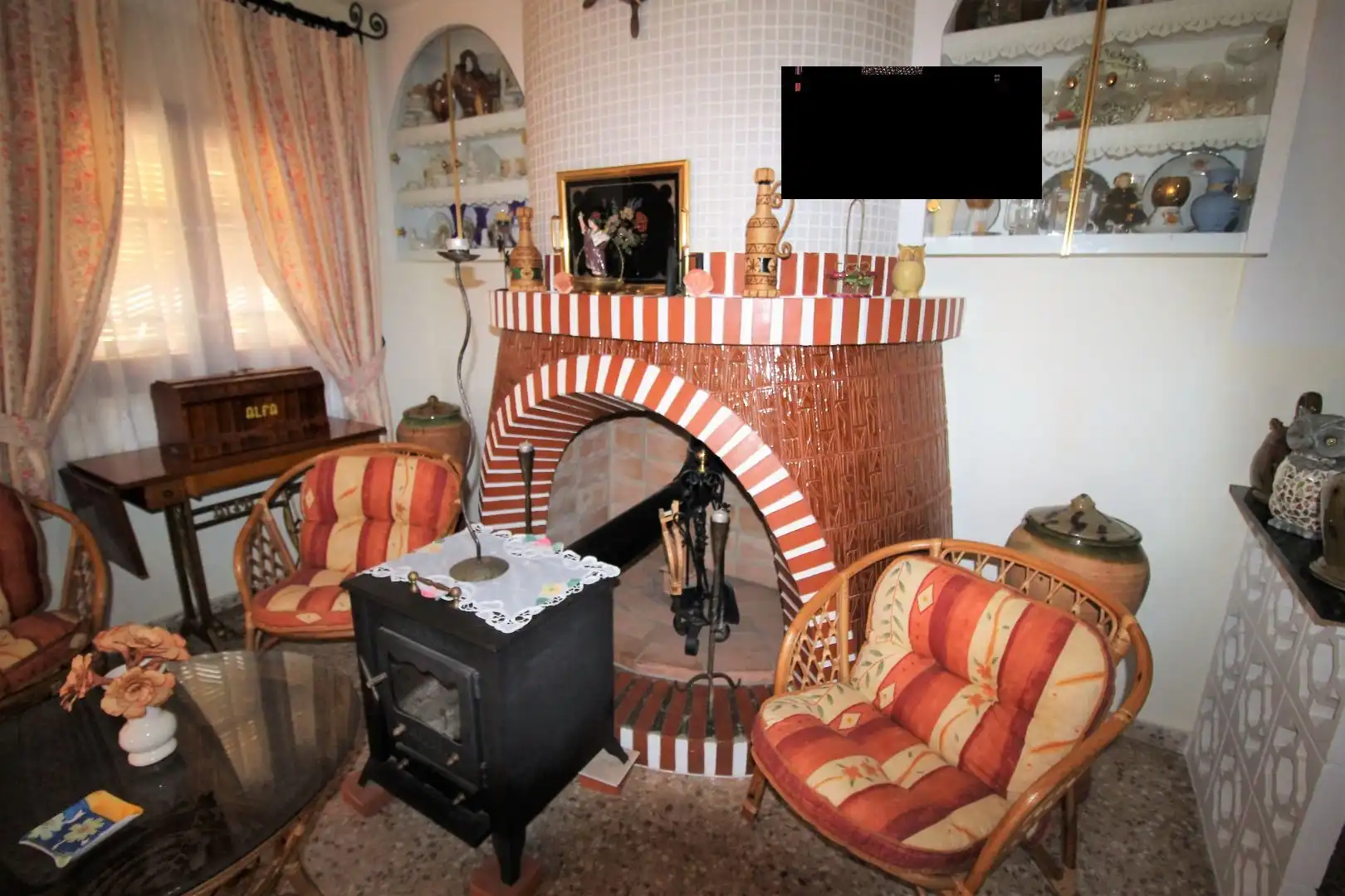 Sala d'estar de Casa o xalet en venda en Chiva amb Jardí privat, Terrassa i Traster