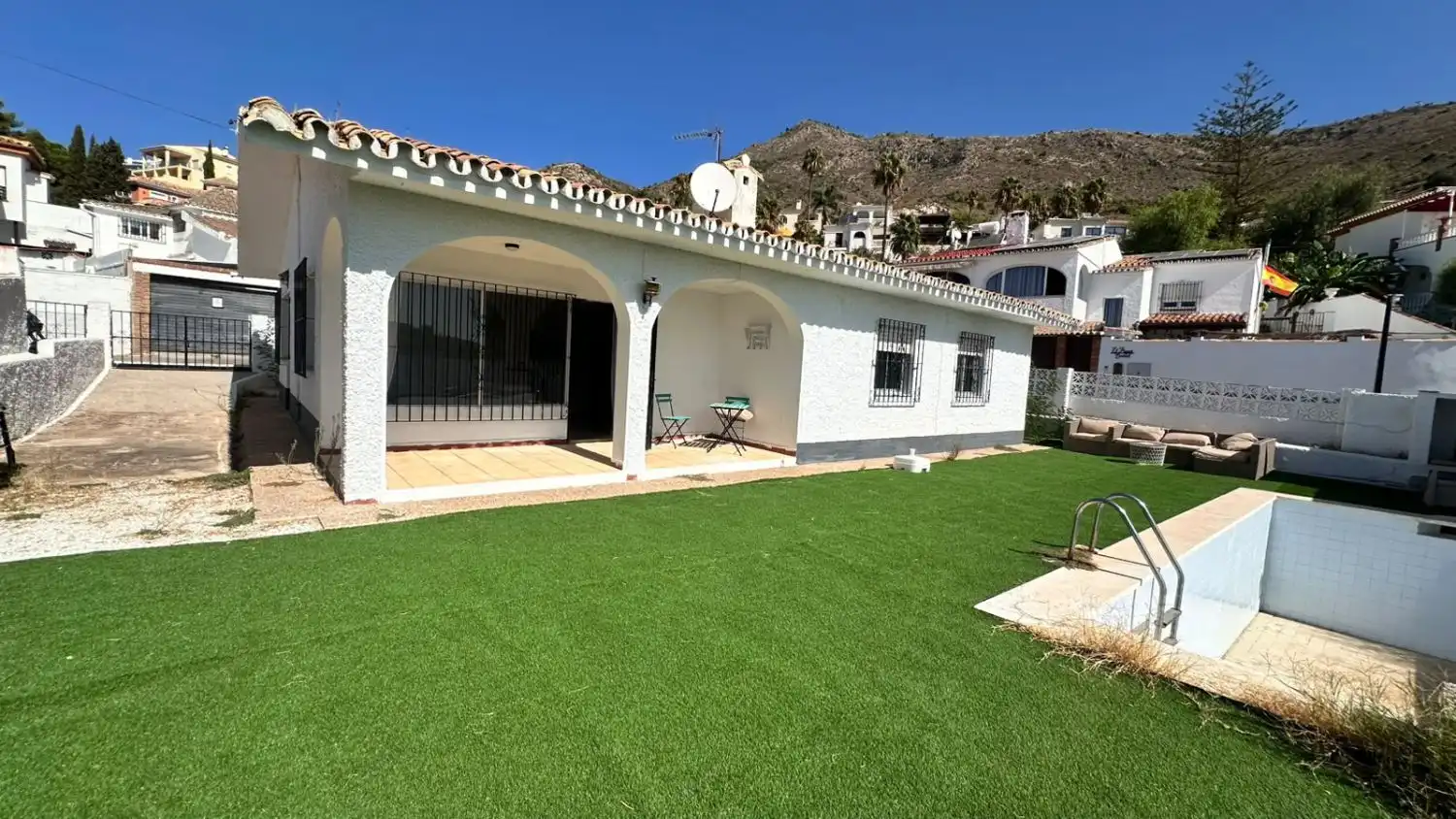 Vista exterior de Casa o xalet en venda en Benalmádena amb Terrassa