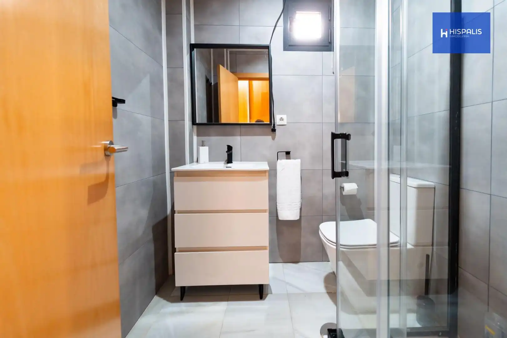 Baño de Piso de alquiler en Sevilla con Calefacción y Amueblado