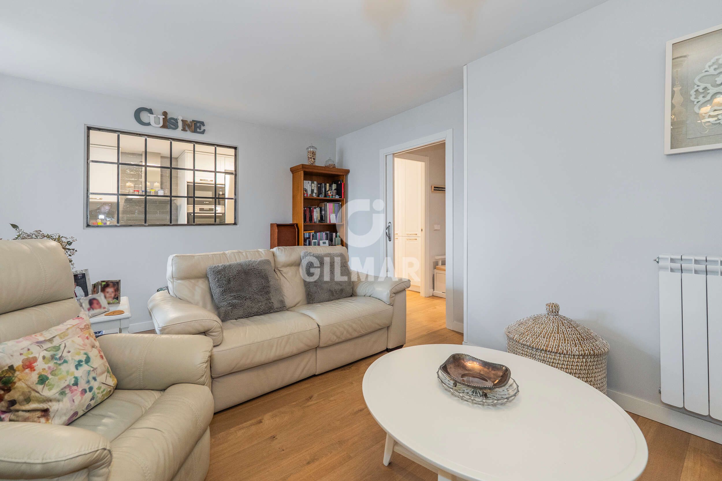 Sala de estar de Piso en venta en  Madrid Capital con Calefacción, Jardín privado y Trastero