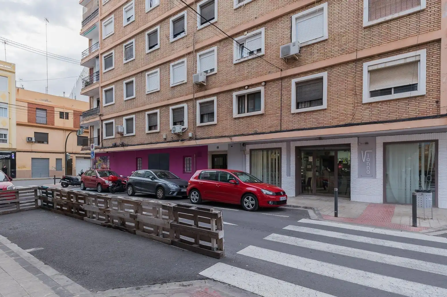Vista exterior de Local en venta en Mislata con Aire acondicionado