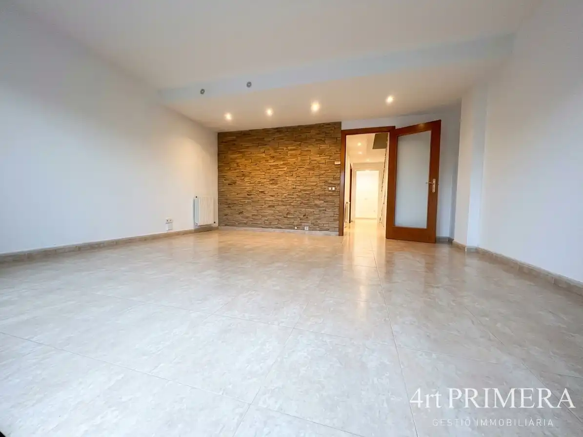 Duplex with terrace to rent in Can Illa, imagen 2