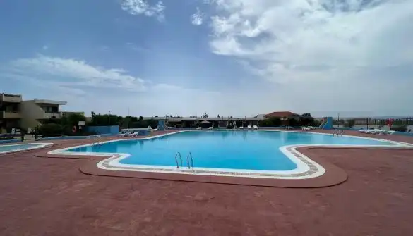 Piscina de Apartamento en venta en Antigua