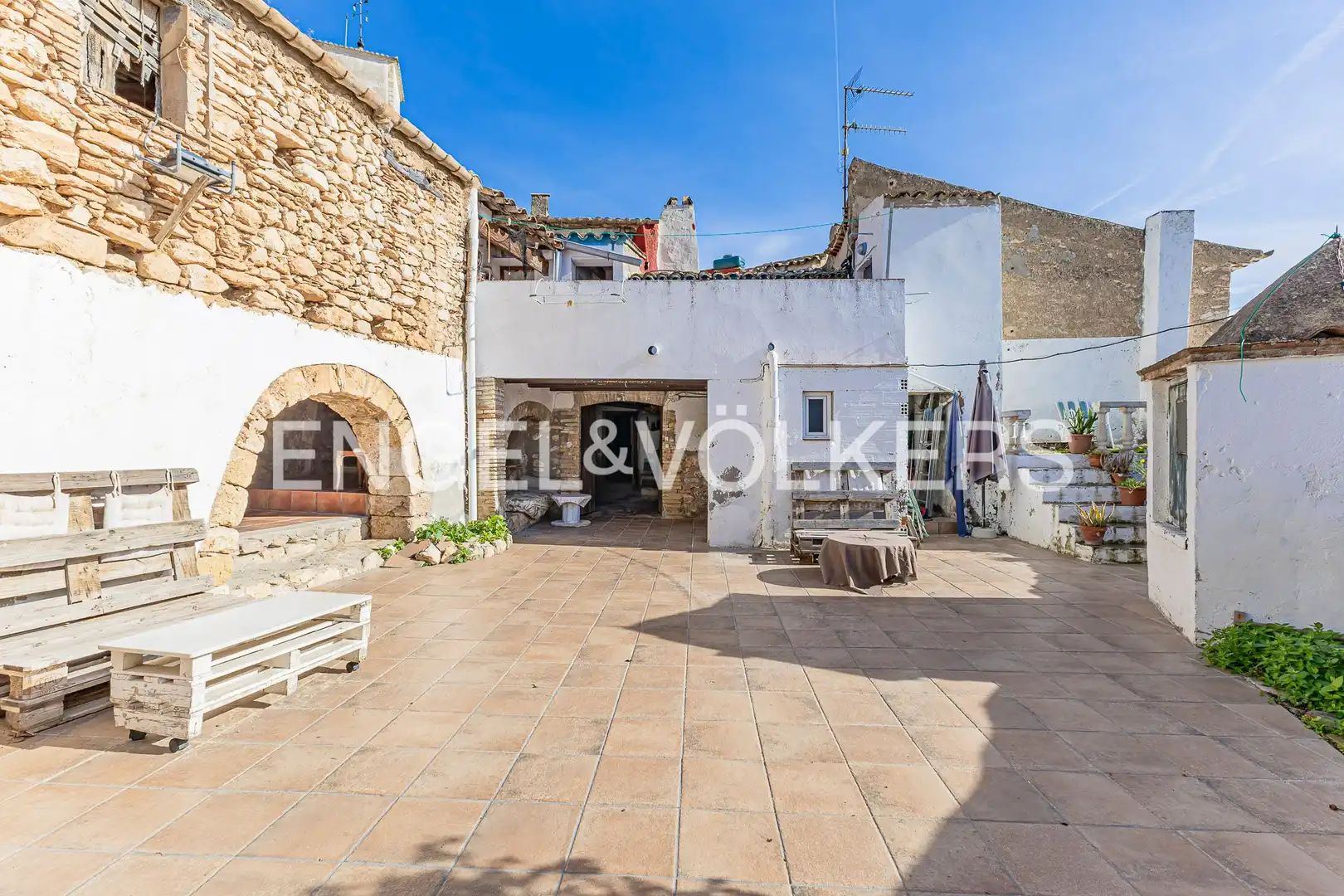 Vista exterior de Casa adosada en venta en Canyelles con Calefacción, Jardín privado y Terraza