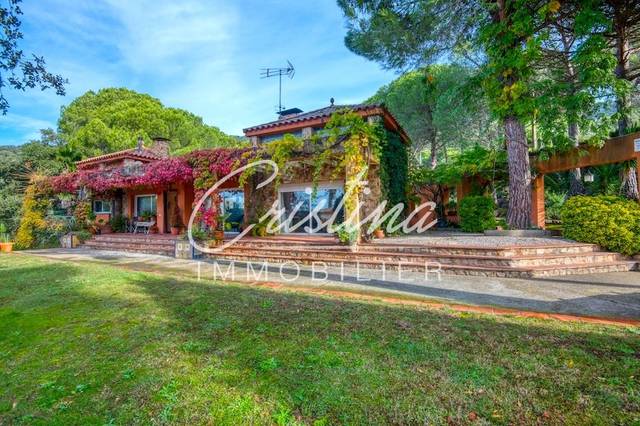 Casa-chalet en Venta en VOLTA MIMOSA en Urbanitzacions del Nord