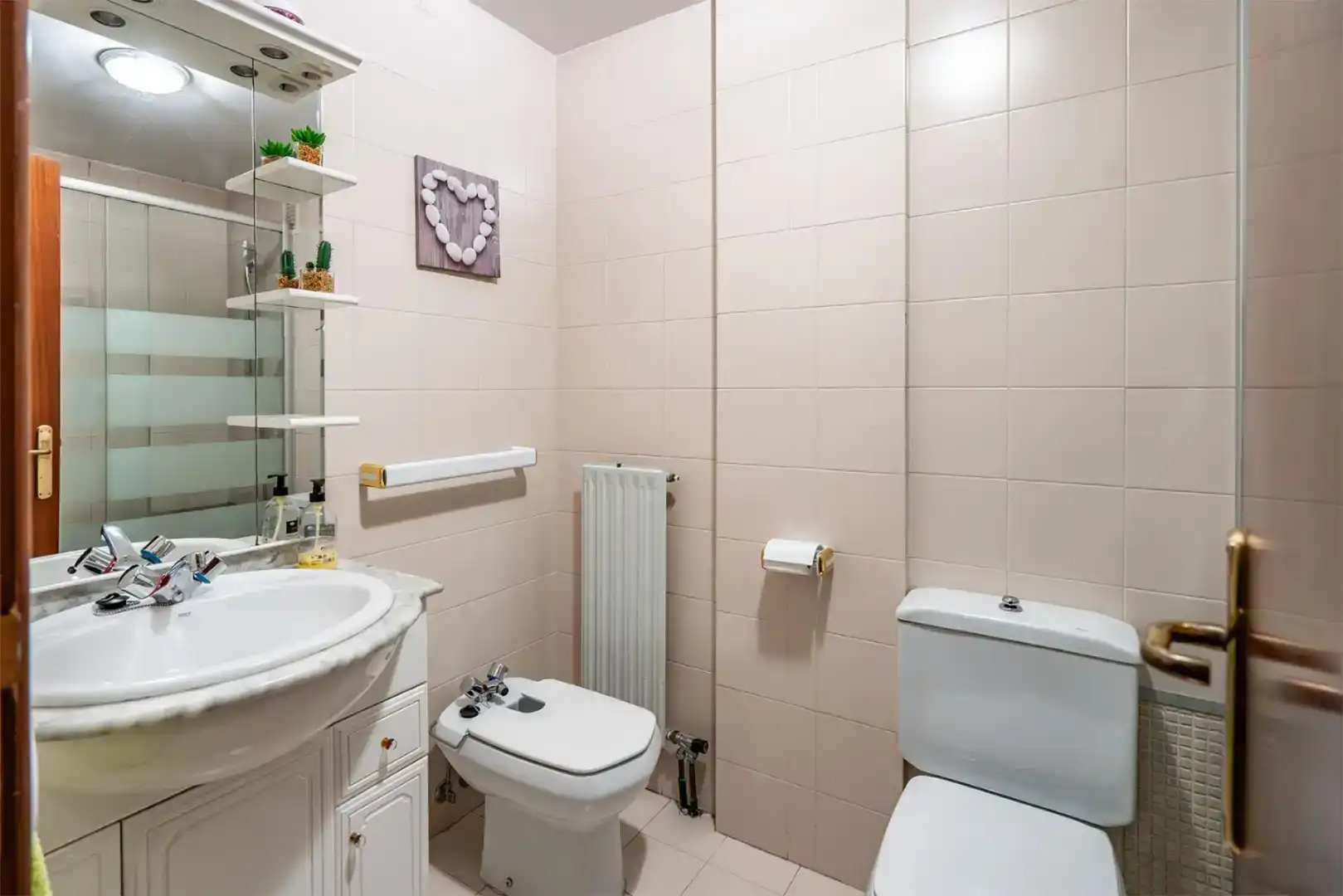 Badezimmer von Wohnung zur Miete in Santander mit Balkon