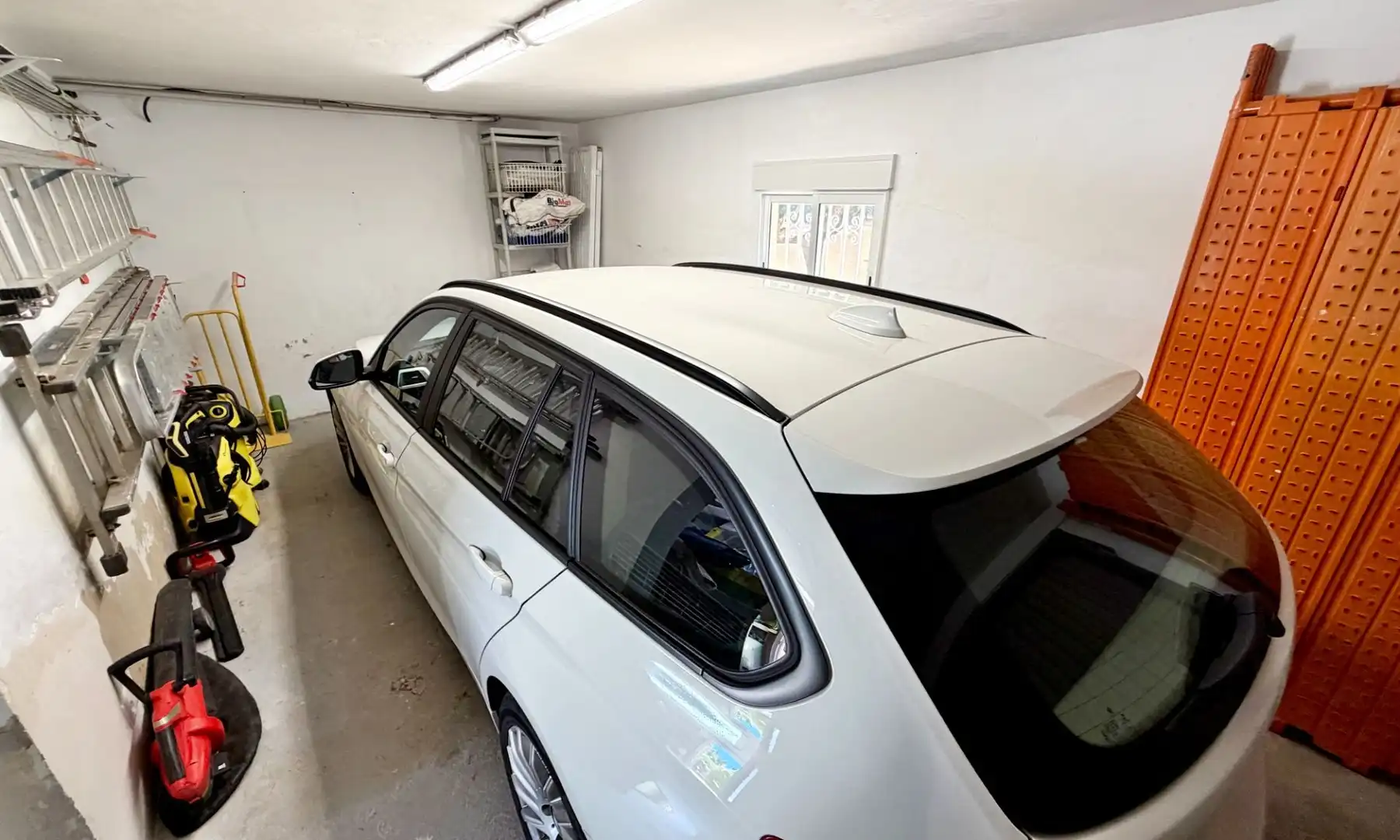 Parking de Casa o chalet en venta en Dénia con Aire acondicionado, Calefacción y Jardín privado