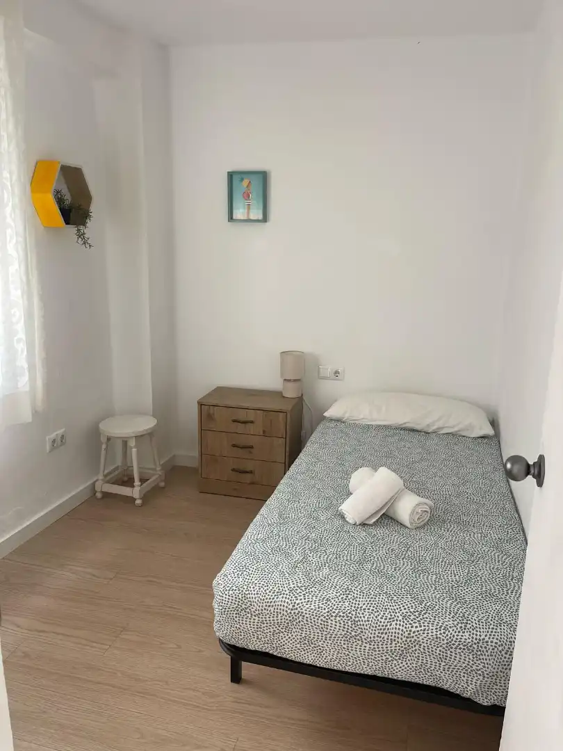 Habitación de Piso de alquiler en Málaga con Aire acondicionado, Amueblado y Lavadora