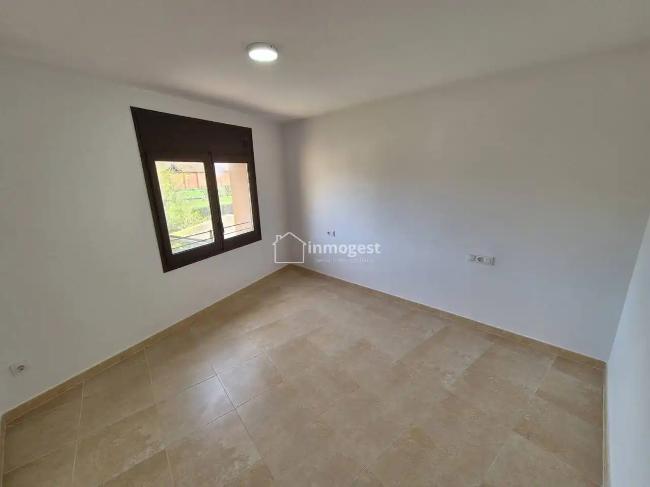 Schlafzimmer von Wohnung zum Verkauf in Flaçà mit Klimaanlage, Heizung und Privatgarten