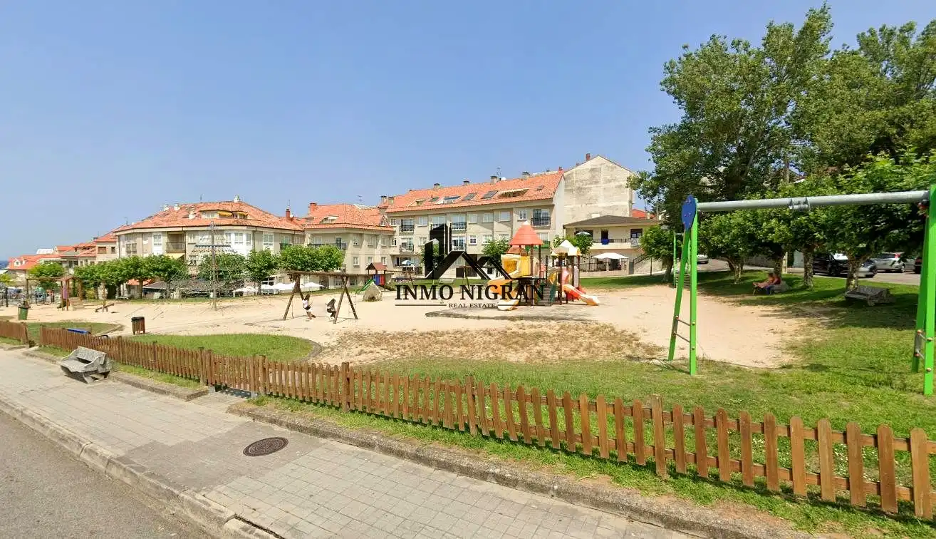 Außenansicht von Wohnung zur Miete in Nigrán mit Terrasse und Möbliert