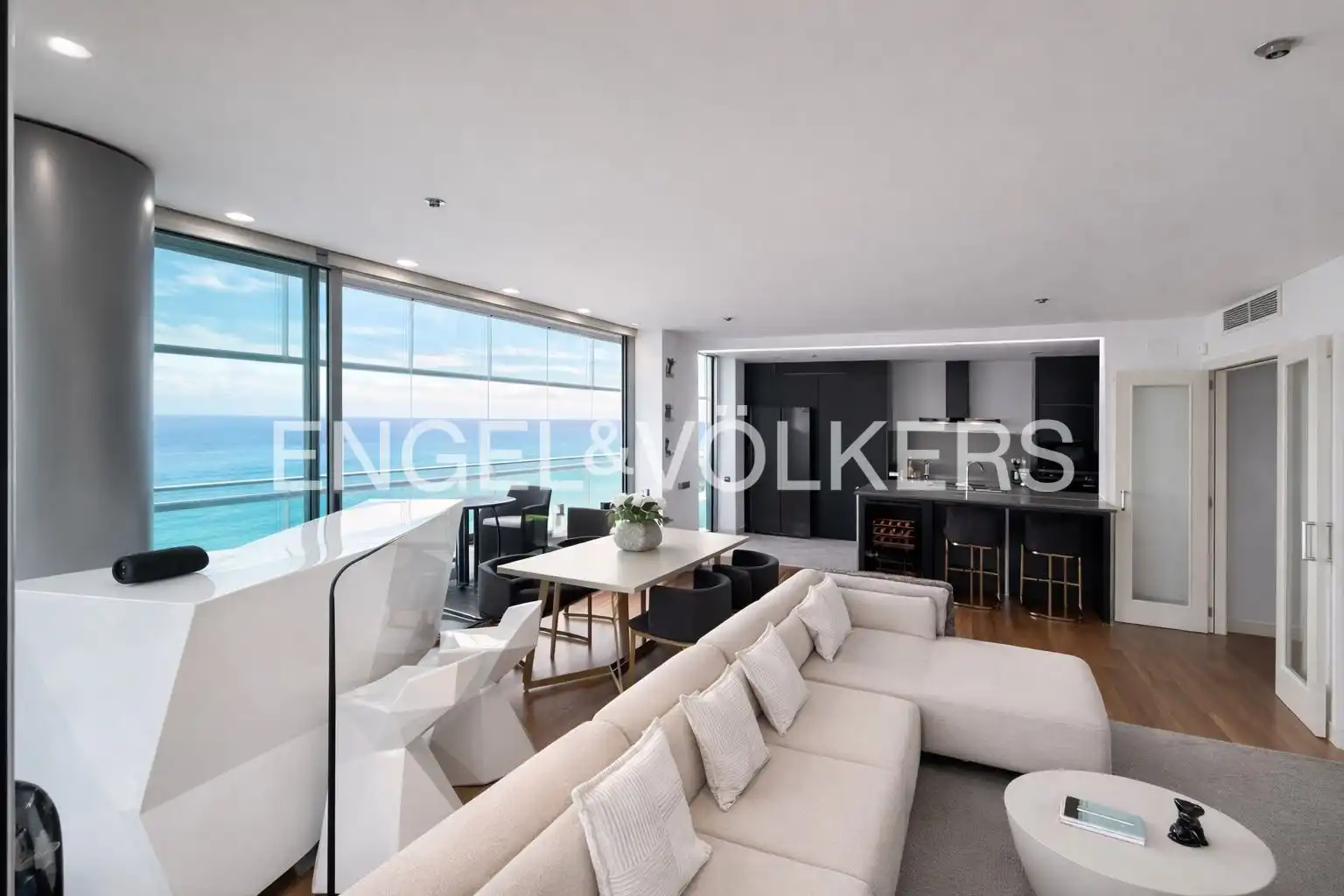 Living room of Flat for rent in Barcelona  with Air Conditioner, Heating and Parquet flooring