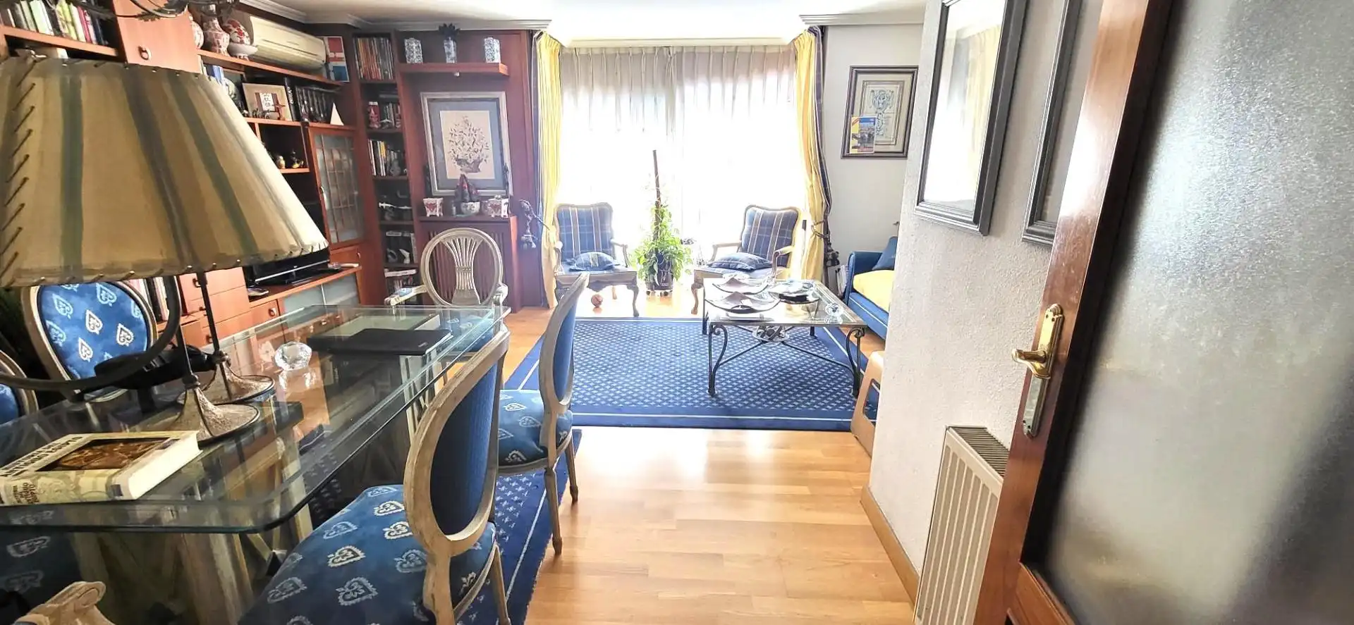 Sala d'estar de Pis en venda en Madrid amb Aire condicionat, Calefacció i Moblat