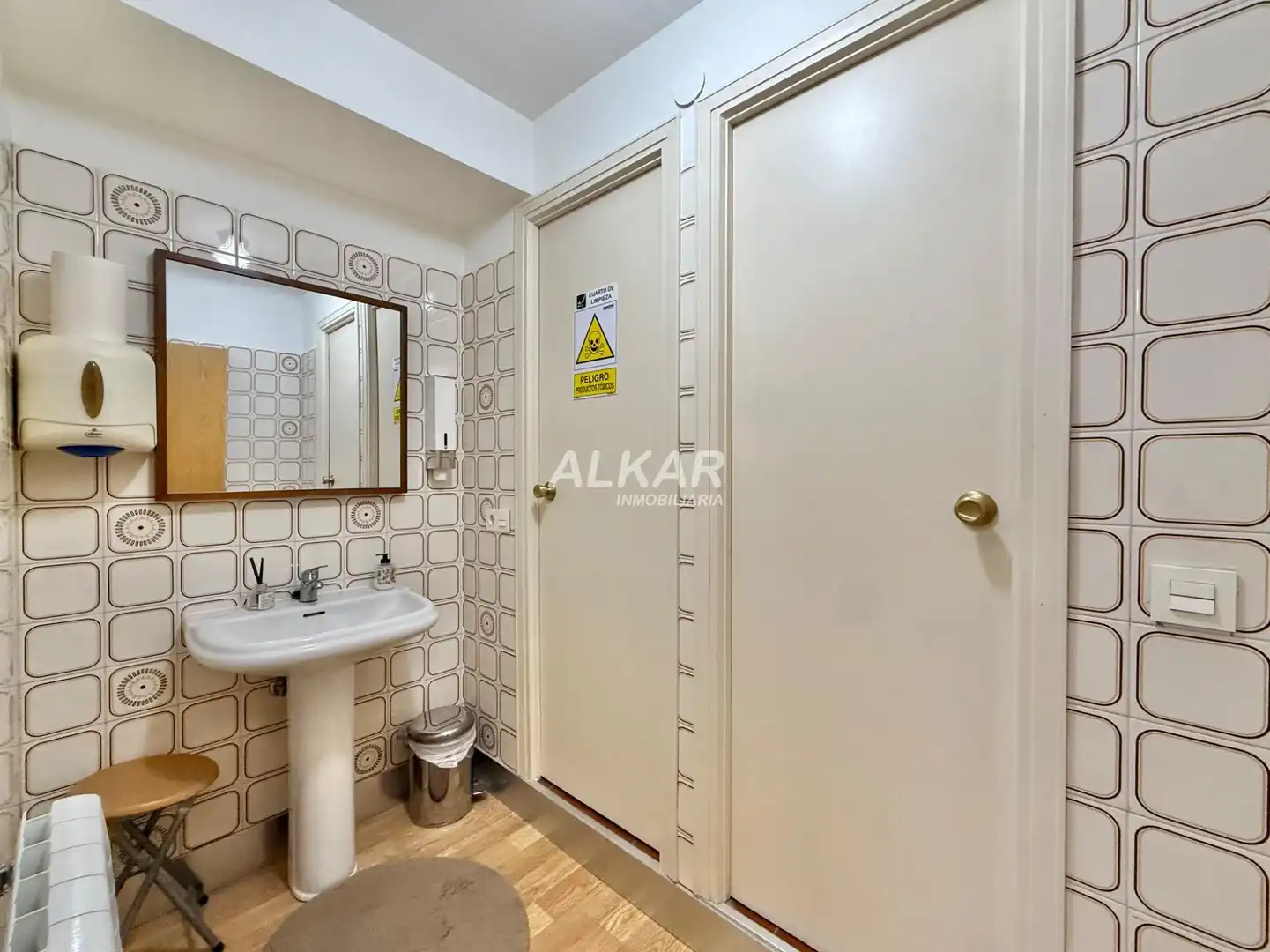 Baño de Oficina de alquiler en Tudela con Aire acondicionado y Calefacción