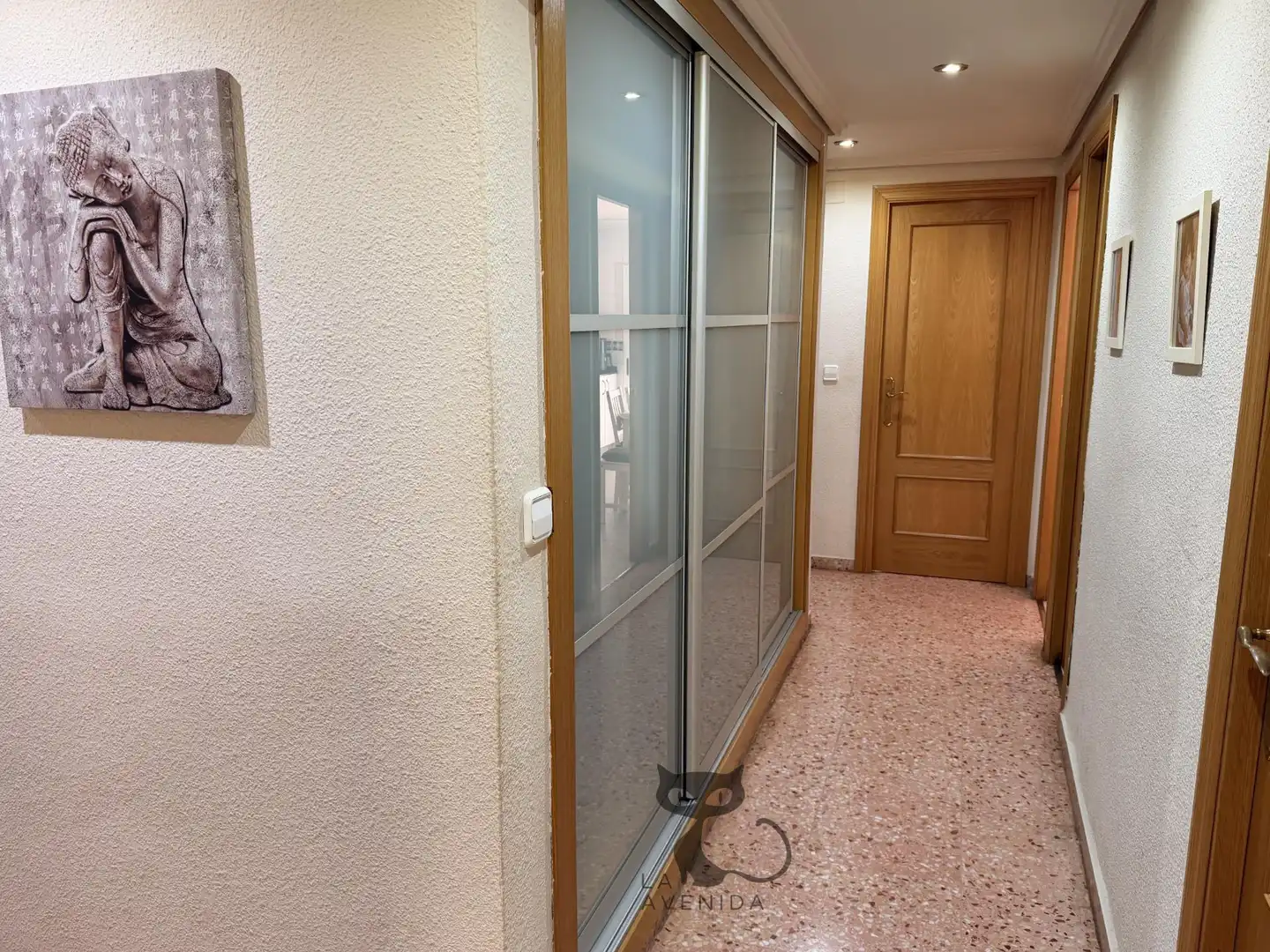 Wohnungen zum Verkauf in Valencia mit Klimaanlage, Terrasse und Balkon