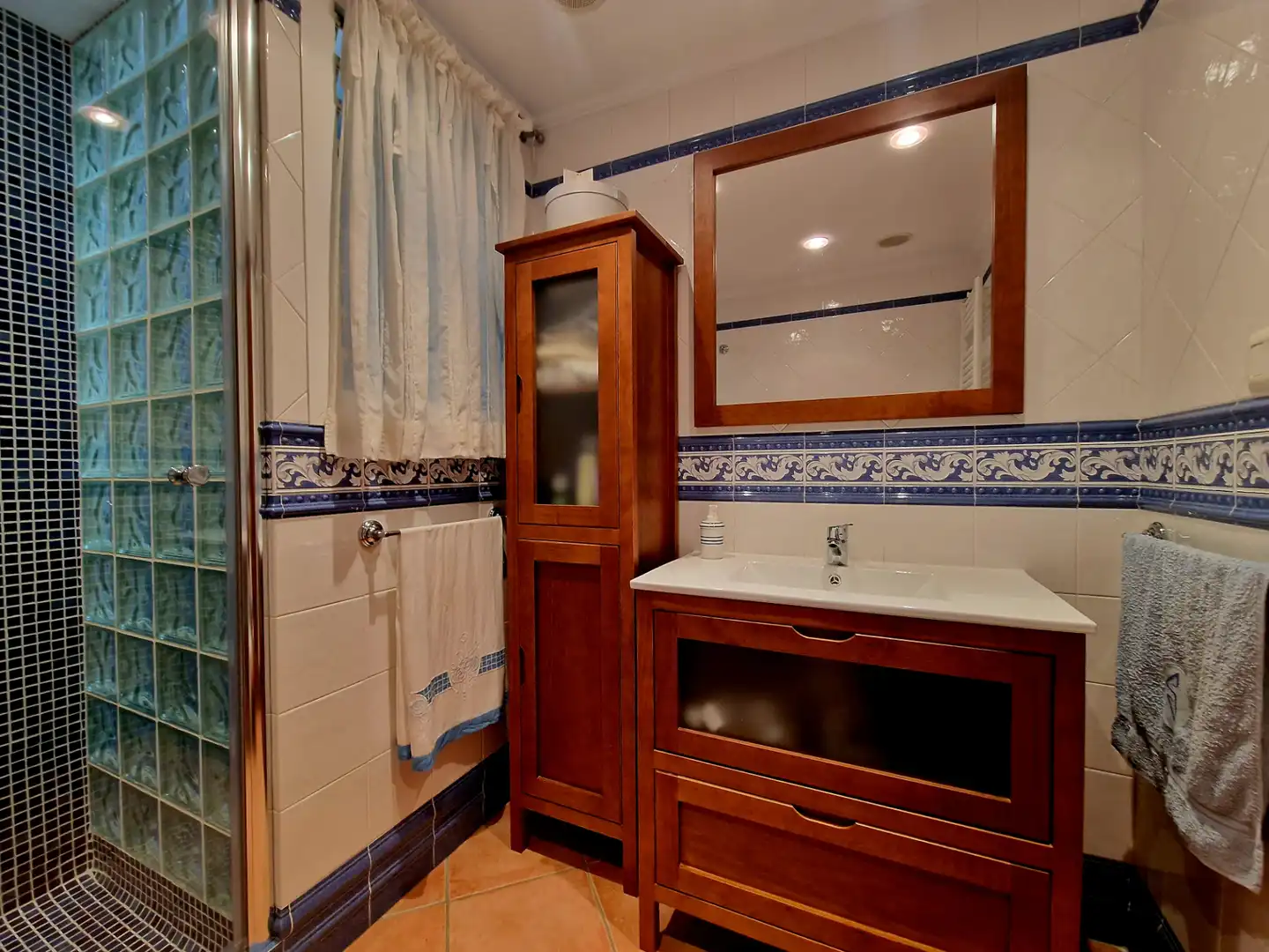 Baño de Piso de alquiler en Vila-real con Calefacción, Trastero y Amueblado