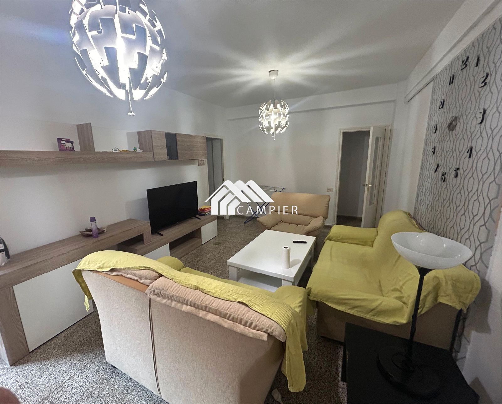 Sala d'estar de Pis en venda en  Albacete Capital amb Calefacció, Traster i Moblat