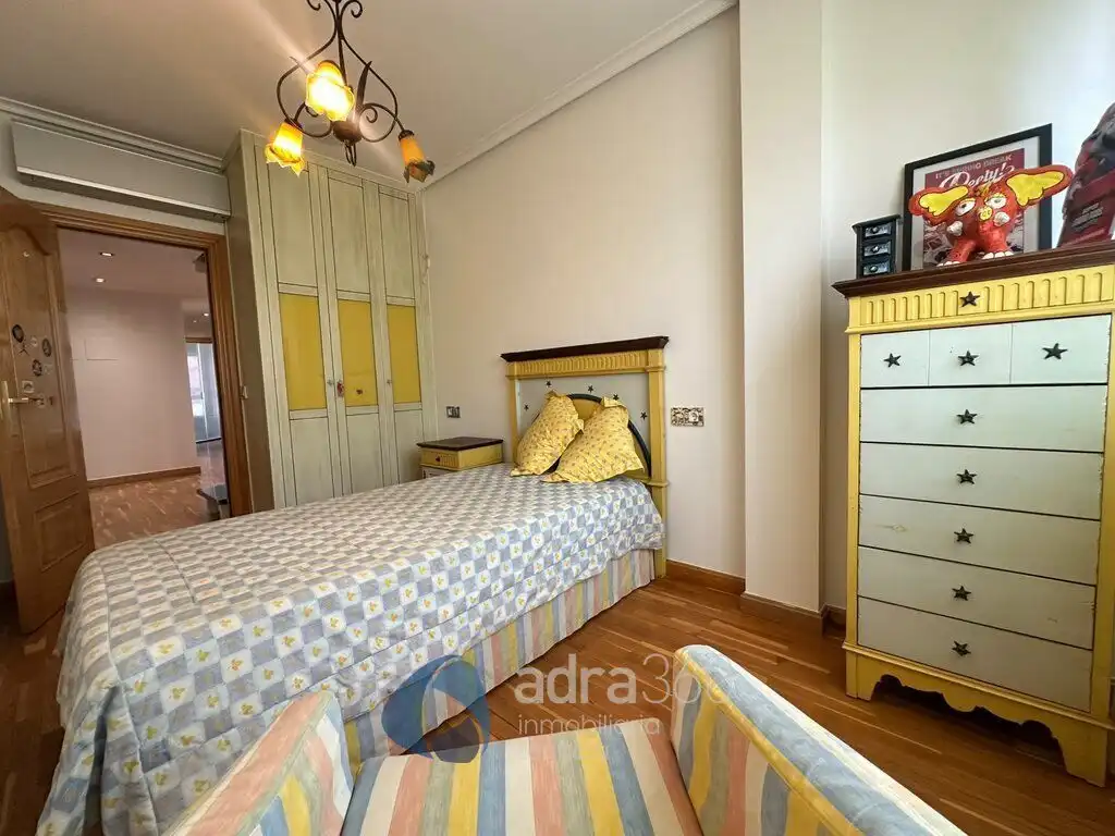 Flat for rent in Estambrera, Cascajos - Piqueras