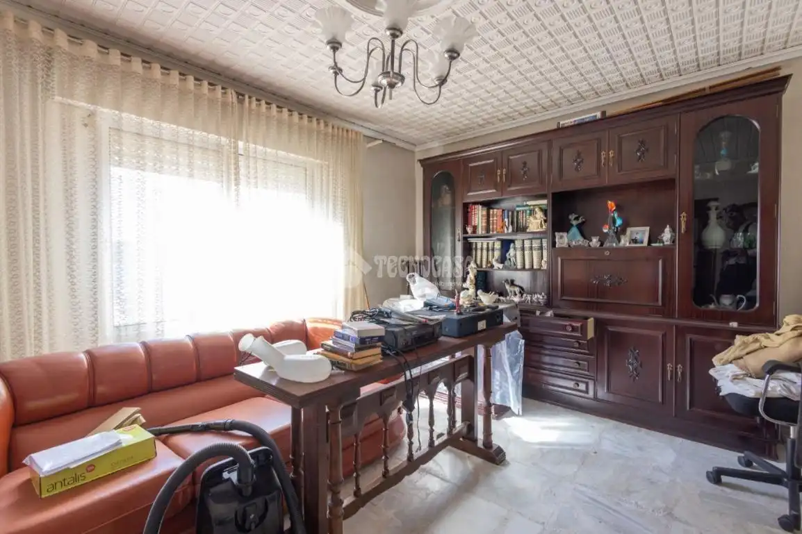 Casa aparellada en venda a Girón, imagen 2