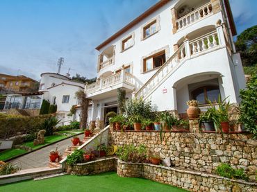House with garden for sale in Carrer del Castanyer